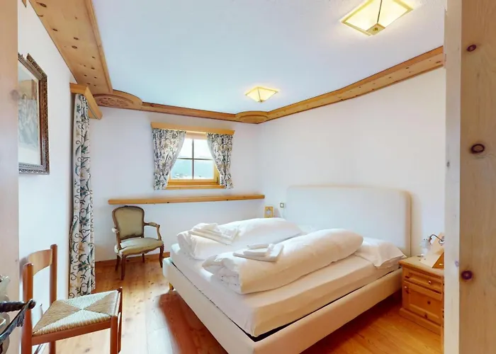 Abitaziun Ueerts - * Champfer